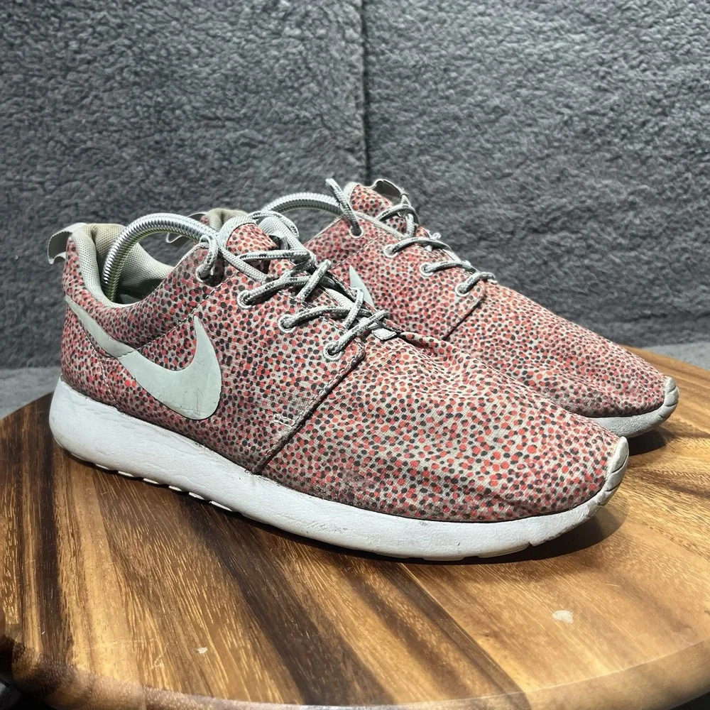 Nike Rosherun Print Women Size‎ 11 Turf Orange Running Comfort Style Sneakers
